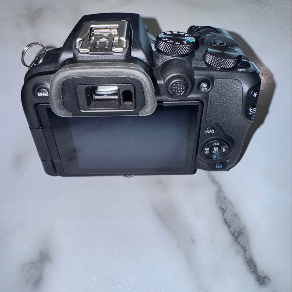Canon EOS R10 - Picture 3 of 5